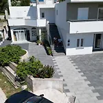 Apartments Paradise Hvar